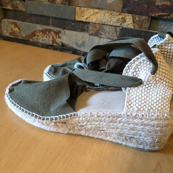 Shoes - NWOT Alparatera La Manual Espadrilles Wedge Sandals Fish Mouth Toes Canv…